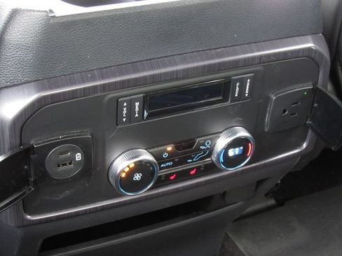 Used 2023 Ford Expedition Platinum AWD/4WD image 36