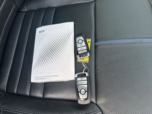 Used 2025 Ford F250 Platinum w/ Tremor Off-Road Package image 12