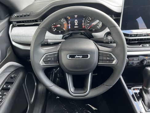 Used 2023 Jeep Compass Latitude AWD/4WD image 27