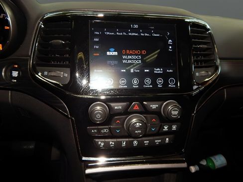 Used 2019 Jeep Grand Cherokee Limited X image 22