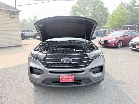 Used 2023 Ford Explorer XLT AWD/4WD image 9