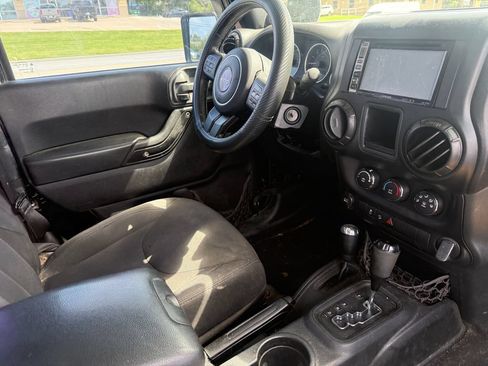 Used 2013 Jeep Wrangler Unlimited Sport w/ Connectivity Group AWD/4WD image 4