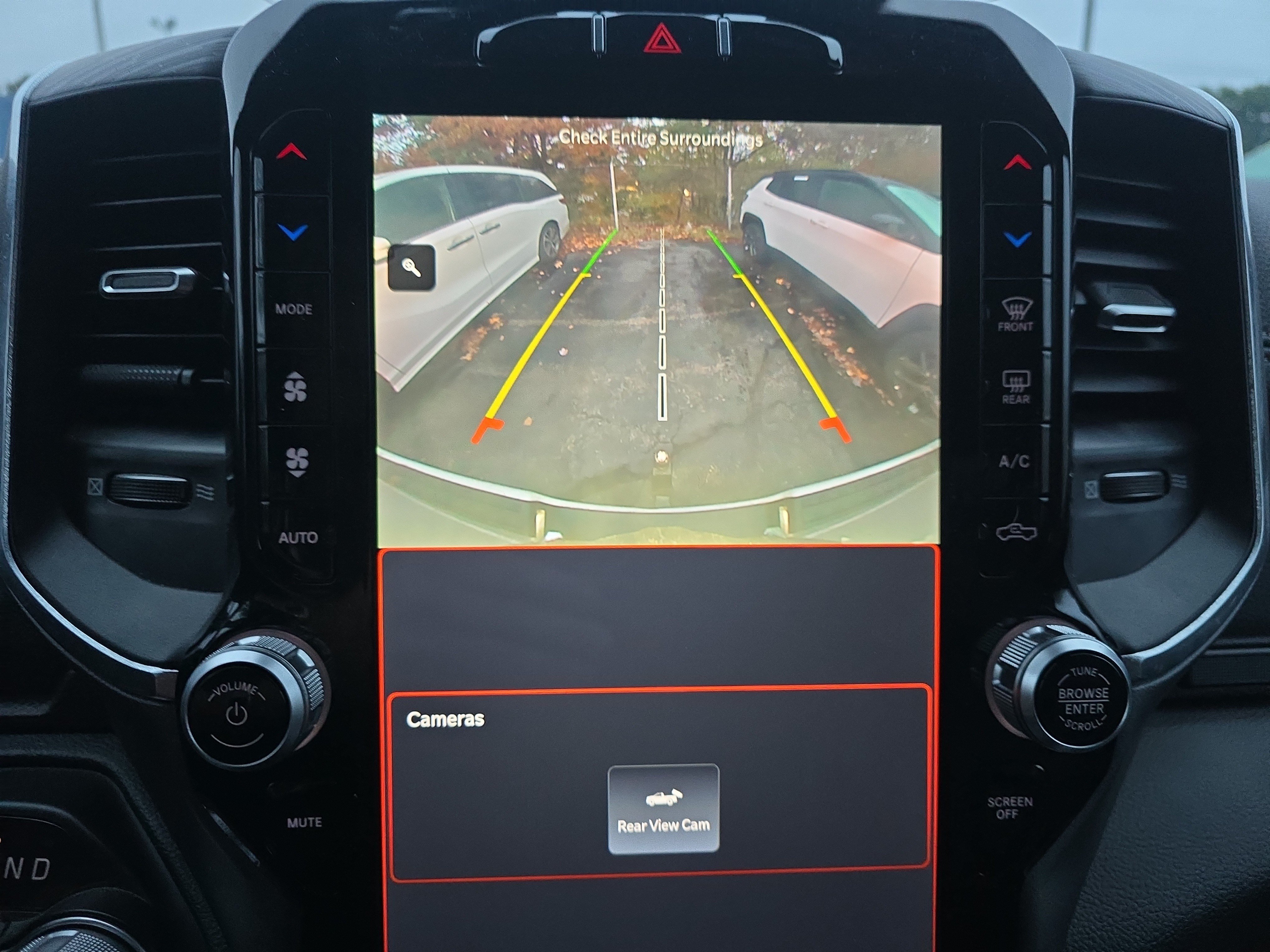 Used 2023 RAM 1500 Laramie AWD/4WD image 32