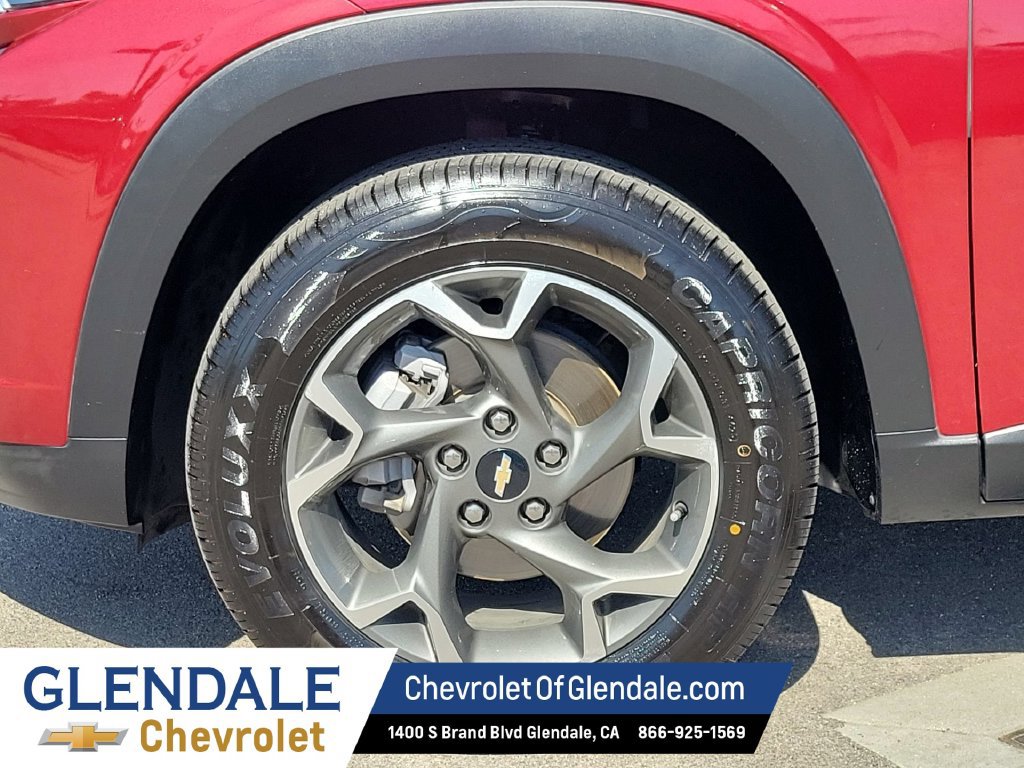 Used 2025 Chevrolet Trax LT FWD image 10