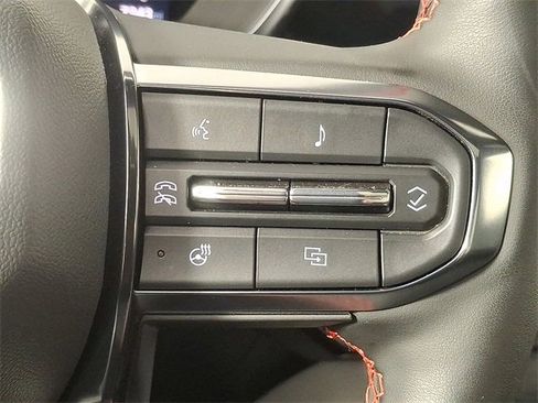 Used 2024 GMC Canyon AT4X image 23