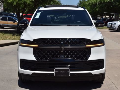 New 2026 Lincoln Navigator L Reserve w/ Jet Appearance Package AWD/4WD image 32