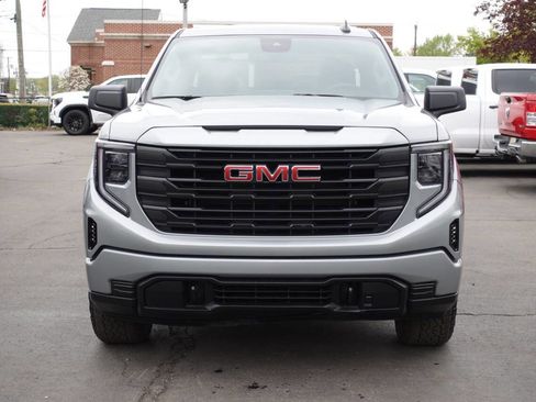 Used 2024 GMC Sierra 1500 Pro w/ Graphite Edition image 5