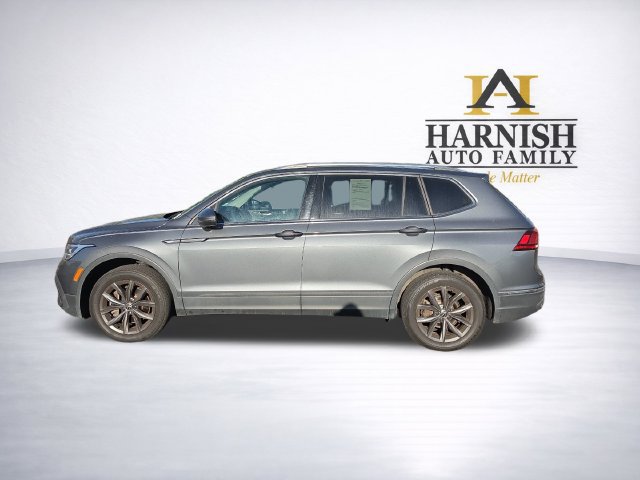 Used 2023 Volkswagen Tiguan SE w/ Panoramic Sunroof Package AWD/4WD image 9