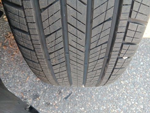 New 2025 Volkswagen Taos SE image 27