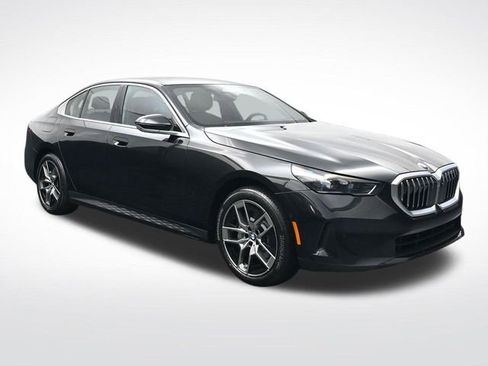 New 2026 BMW 530i xDrive w/ Premium Package AWD/4WD image 2