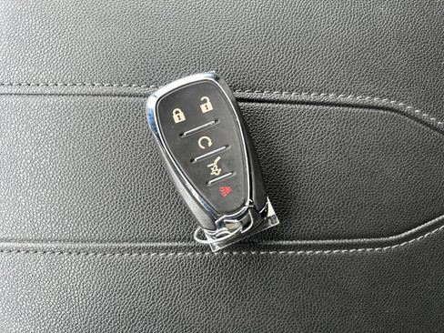 Used 2023 Chevrolet Traverse LT AWD/4WD image 17