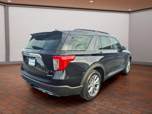 Used 2023 Ford Explorer XLT w/ Equipment Group 202A image 8