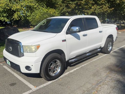 Used 2010 Toyota Tundra Limited image 2