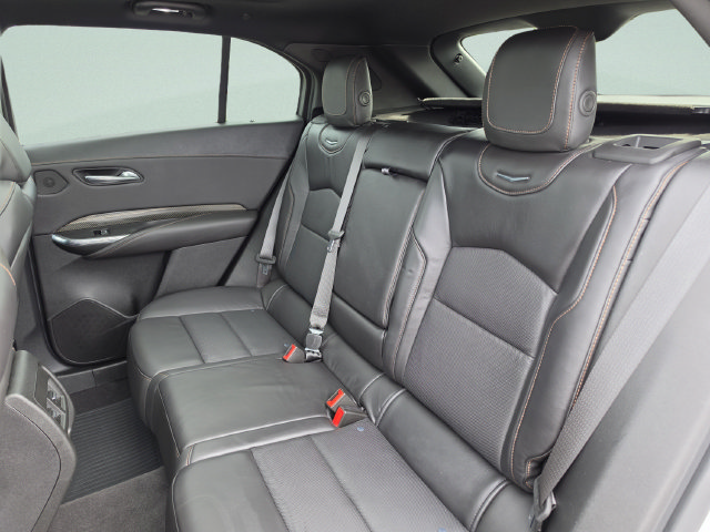 Used 2020 Cadillac XT4 Sport w/ LPO, Midnight Sport Package FWD image 22