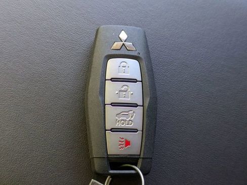 New 2026 Mitsubishi Outlander SE FWD image 34