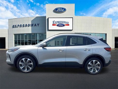 Used 2023 Ford Escape Platinum image 36