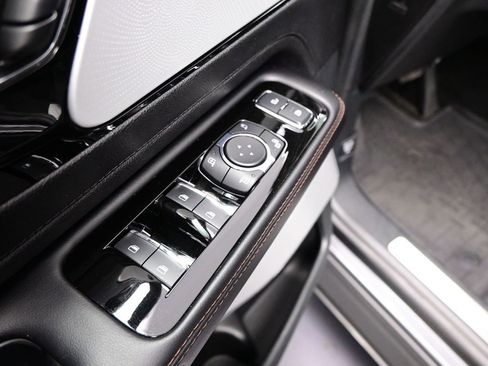 Used 2023 Lincoln Aviator Reserve w/ Equipment Group 201A AWD/4WD image 11