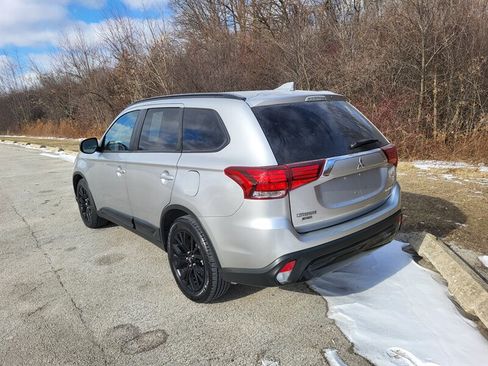 Used 2019 Mitsubishi Outlander LE image 9