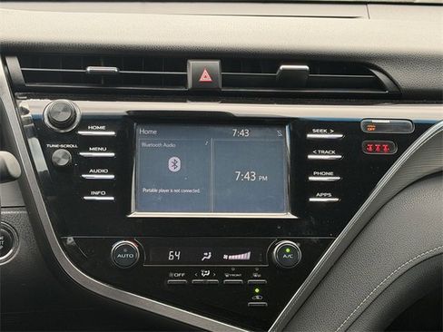 Used 2018 Toyota Camry SE w/ Convenience Package image 15