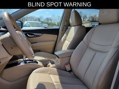 Used 2015 Nissan Rogue SL w/ SL Premium Package image 16