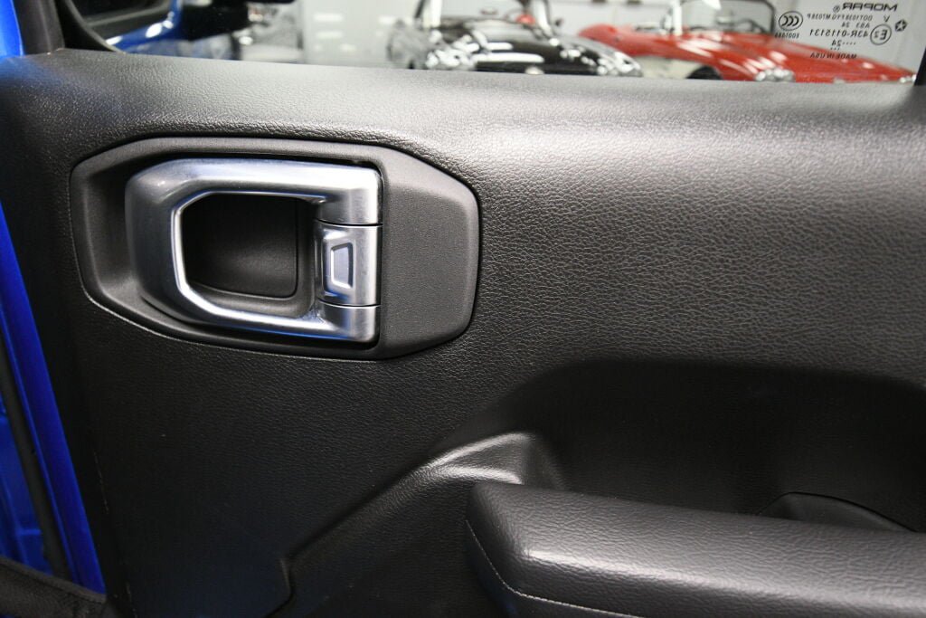 Used 2024 Jeep Wrangler Unlimited Rubicon 4xe AWD/4WD image 24
