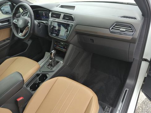 Used 2024 Volkswagen Tiguan SE R-Line FWD image 23