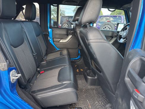 Used 2014 Jeep Wrangler Unlimited Freedom Edition image 23