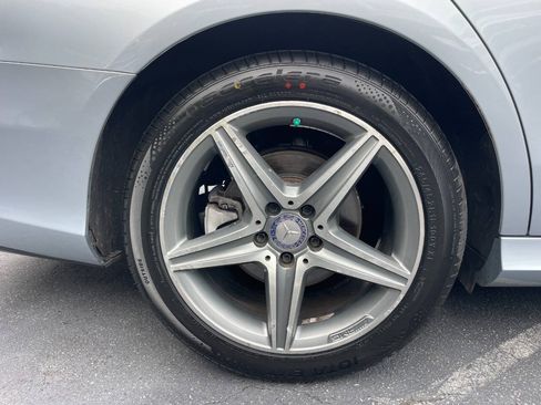 Used 2017 Mercedes-Benz E 300 4MATIC w/ Premium 2 Package image 26