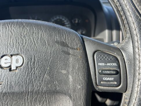 Used 2004 Jeep Grand Cherokee Laredo w/ Tan Your Hide Group image 18