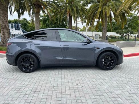 Used 2023 Tesla Model Y Long Range AWD/4WD image 8