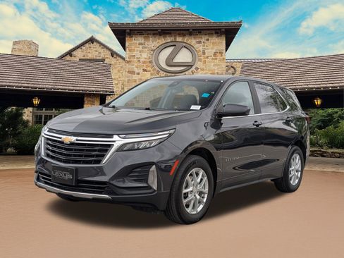 Used 2023 Chevrolet Equinox LT image 2