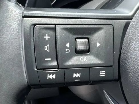 Used 2025 Nissan Pathfinder SV AWD/4WD image 37