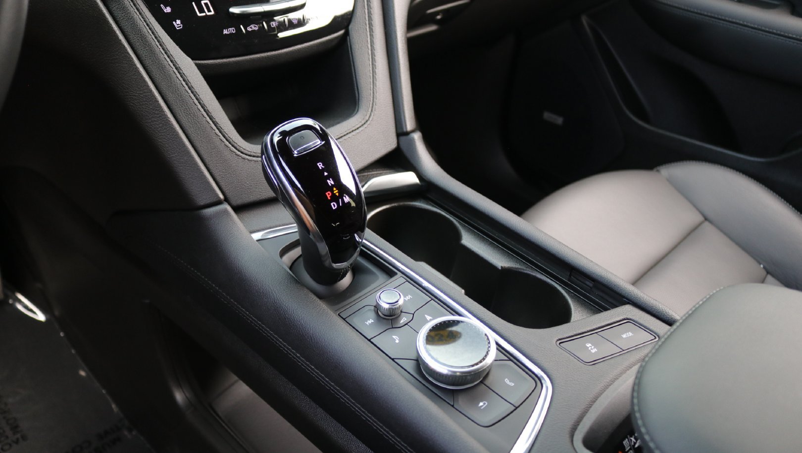 Used 2024 Cadillac XT5 Sportv w/ Technology Package AWD/4WD image 28