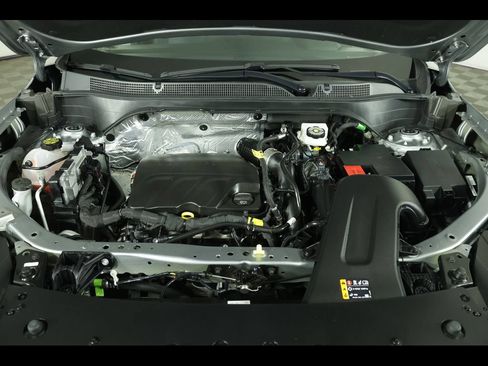 Used 2025 Chevrolet Trax LT w/ Driver Confidence Package FWD image 19
