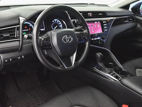 Used 2020 Toyota Camry LE FWD image 14