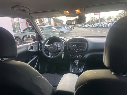 Used 2024 Kia Soul LX w/ Option Group 015 image 11
