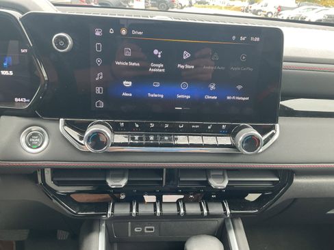 Certified 2024 Chevrolet Colorado Z71 w/ Z71 Convenience Package 2 image 9