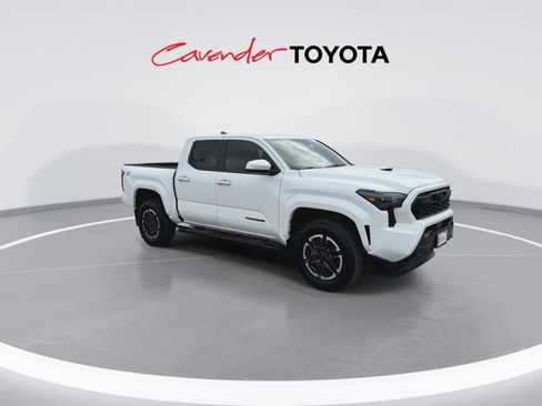 Used 2024 Toyota Tacoma TRD Sport image 2