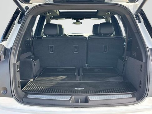 Used 2025 Cadillac XT6 Luxury image 19