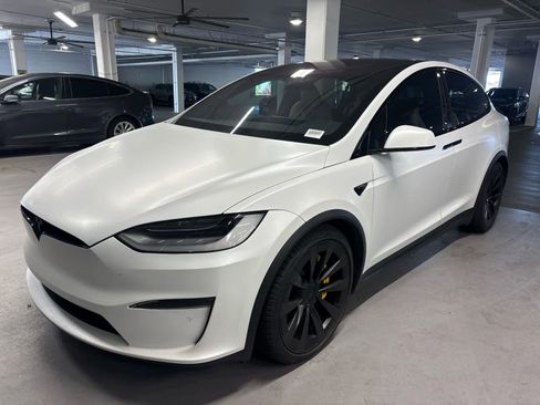 Used 2022 Tesla Model X image 2