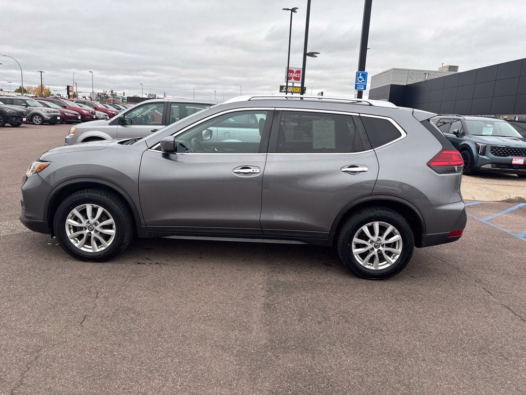 Used 2017 Nissan Rogue SV AWD/4WD image 8