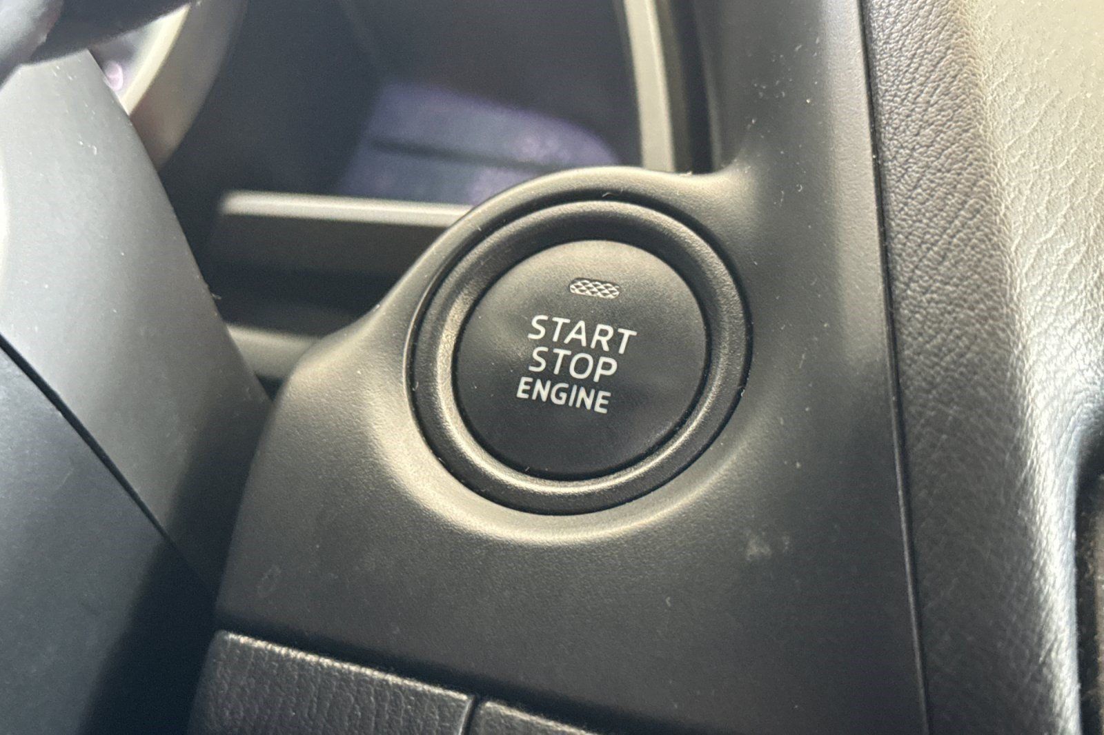 Used 2014 MAZDA MAZDA3 i Touring w/ Technology Package FWD image 27