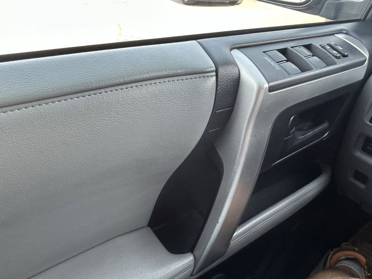 Used 2011 Toyota 4Runner Limited AWD/4WD image 23