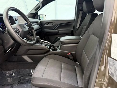 Used 2024 Chevrolet Colorado Trail Boss w/ Technology Package AWD/4WD image 12