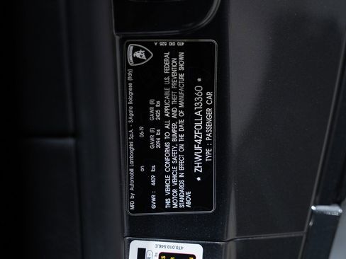 Used 2020 Lamborghini Huracan EVO image 27