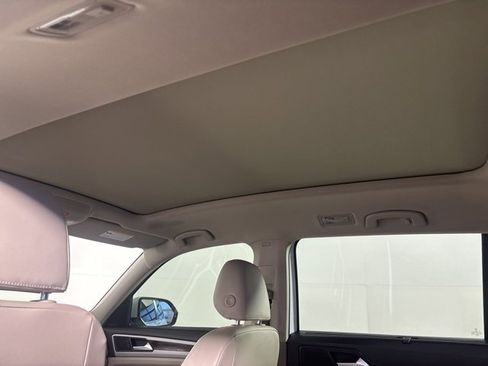 Used 2022 Volkswagen Atlas SE image 32