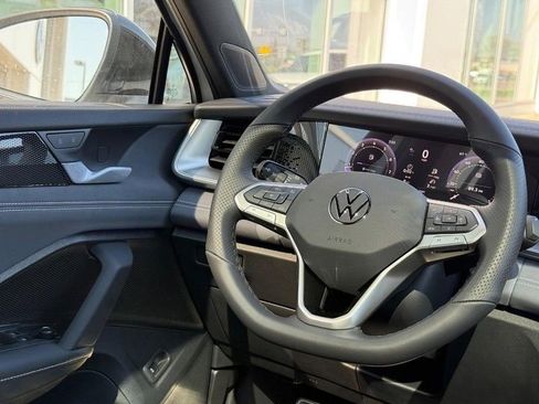 New 2026 Volkswagen Tiguan SE R-Line AWD/4WD image 8