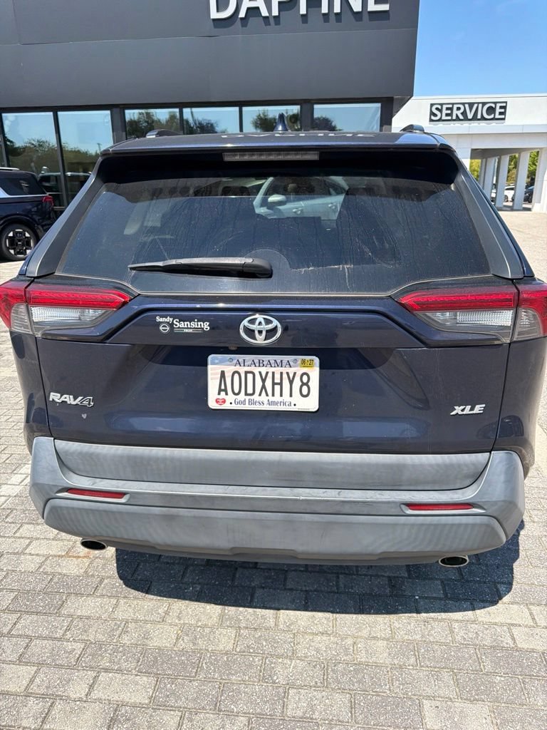 Used 2019 Toyota RAV4 XLE Premium FWD image 11