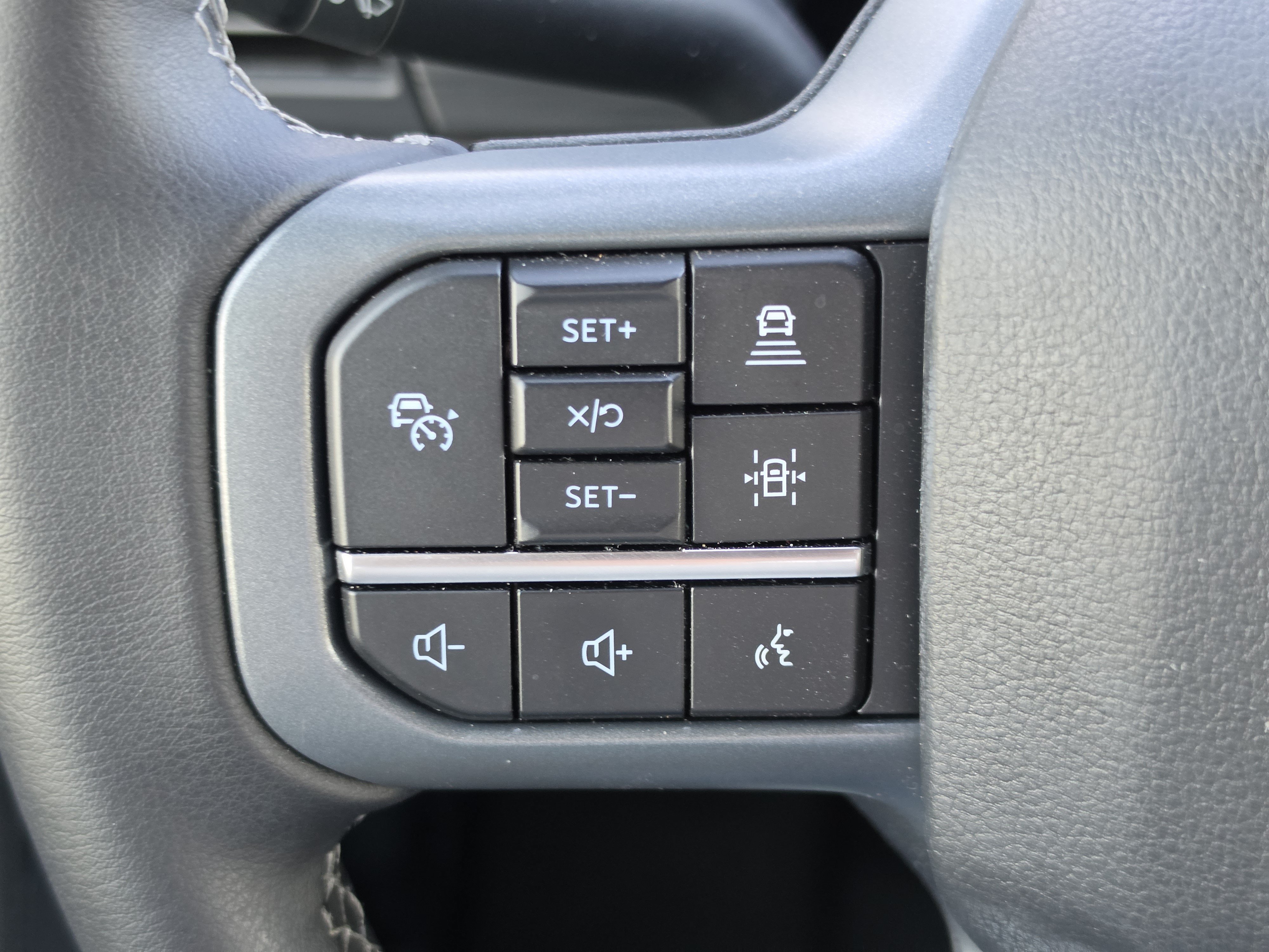 Used 2025 Ford F150 XLT w/ Equipment Group 302A MID RWD image 15