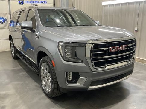 Used 2021 GMC Yukon XL SLT w/ SLT Premium Package RWD image 1
